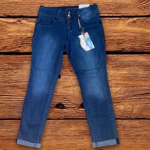 NWT Royalty for me Jeans NWT mid-rise ankle size 4 booty shaping jeans